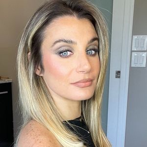 Meet your Posher, Brittney